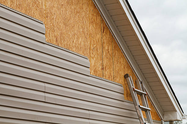 Professional Emergency Siding Repair technician working in Parker, TX